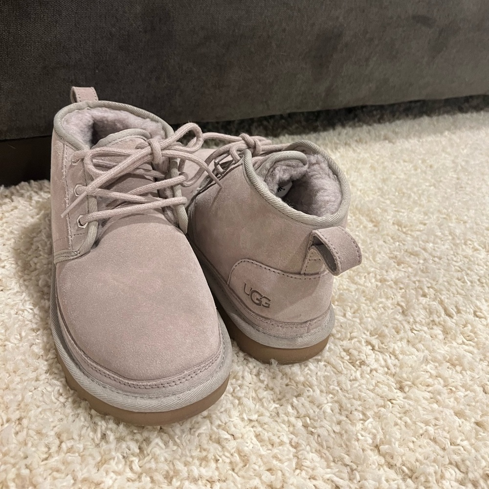 Uggs: Neumel